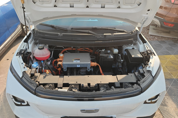 吉利几何E萤火虫 2024款 401km 萤光机舱底盘24