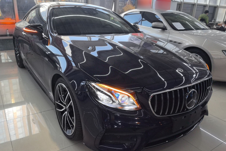 奔驰E级AMG 2019款 AMG E 53 4MATIC+ 轿跑车车身外观3