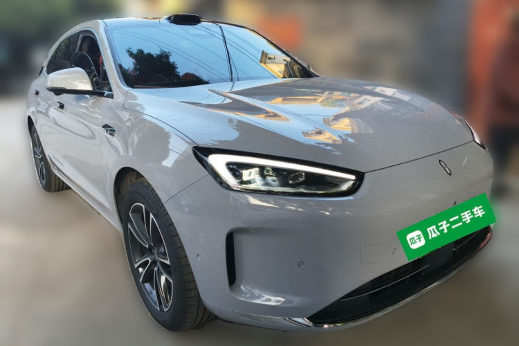 鸿蒙智行 问界M5 2025款 纯电  Ultra 后驱版车身外观3