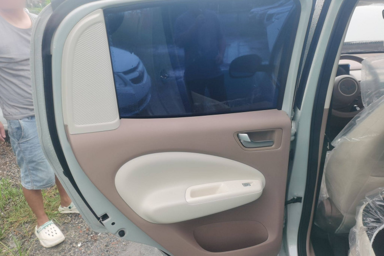 五菱汽车 宏光MINIEV 2025款 四门版 进阶款中控内饰7001