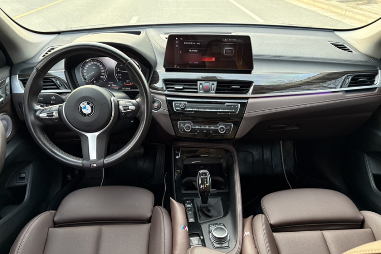 宝马X1 2021款 xDrive25Li 尊享型中控内饰7007