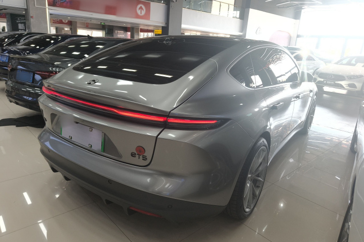 蔚来ET5 2022款 75kWh车身外观7