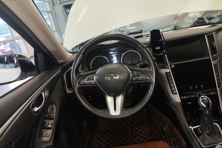 英菲尼迪Q50L 2018款 2.0T 逸享版 国V中控内饰13