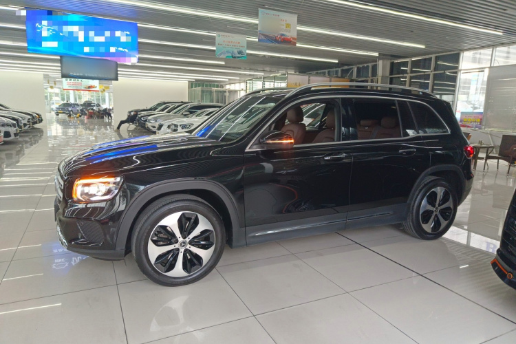 奔驰GLB 2023款 GLB 220 时尚型车身外观6003