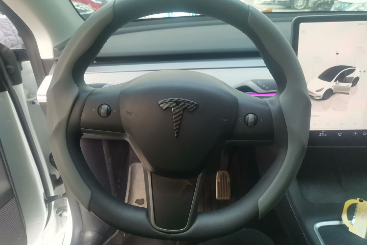 特斯拉 Model Y 2023款 后轮驱动版中控内饰13