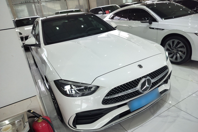 奔驰C级 2023款 C 260 L 运动版车身外观3