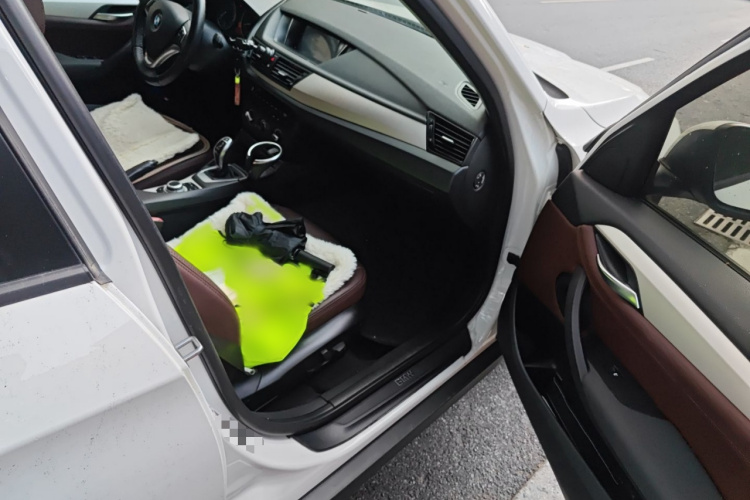 宝马X1 2014款 sDrive18i 时尚型局部细节9005