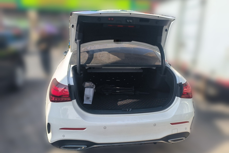 奔驰A级 2023款 A 200 L 时尚型中控内饰23