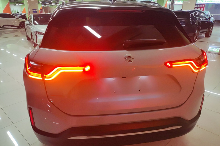 蔚来ES6 2022款 100kWh 性能版车身外观6004