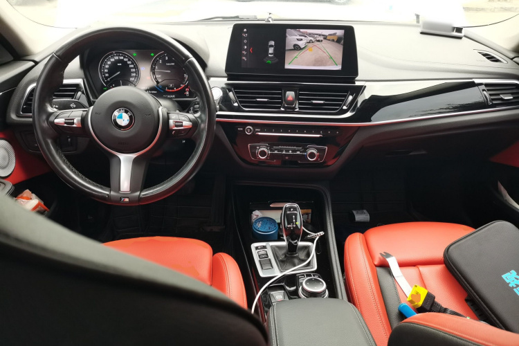 宝马1系 2021款 改款 125i M运动曜夜版中控内饰12