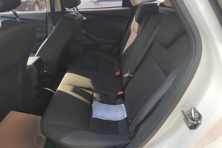 福特 福克斯 2015款 两厢 1.6L 自动舒适型中控内饰7004