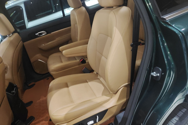 理想汽车 理想ONE 2021款 增程6座版中控内饰7004