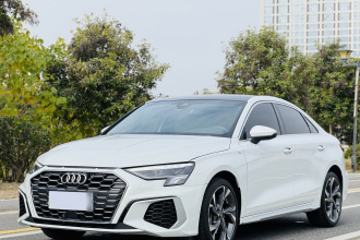 奥迪A3 2024款 A3L Limousine 35 TFSI 时尚运动型