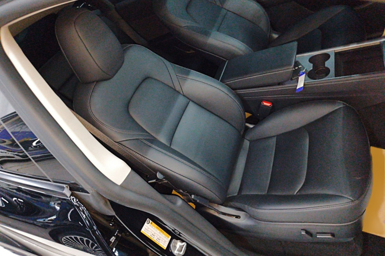 特斯拉 Model Y 2022款 改款 后轮驱动版局部细节41