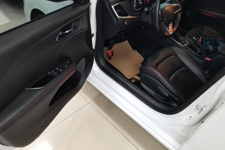 雪佛兰 科鲁泽 2020款 轻混 RS 330T 自动畅快版中控内饰20