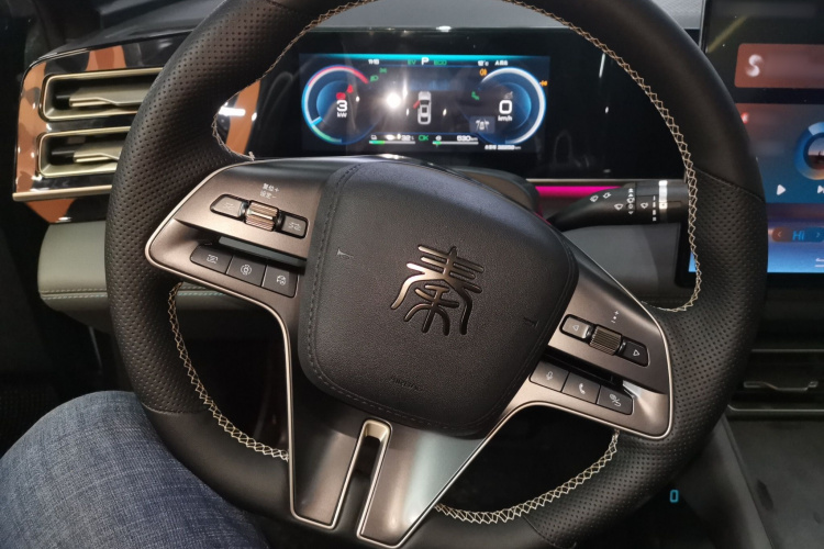 比亚迪 秦L 2024款 DM-i 120KM卓越型中控内饰13