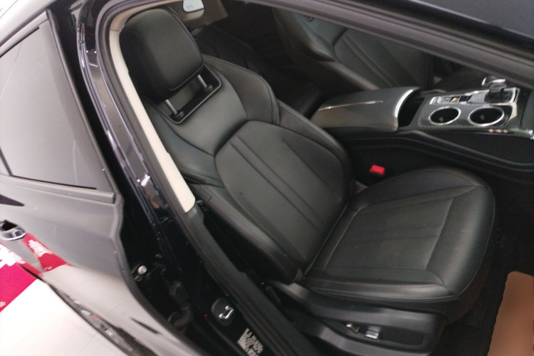 红旗HS3 PHEV 2024款 PHEV 115km 劲为版局部细节41