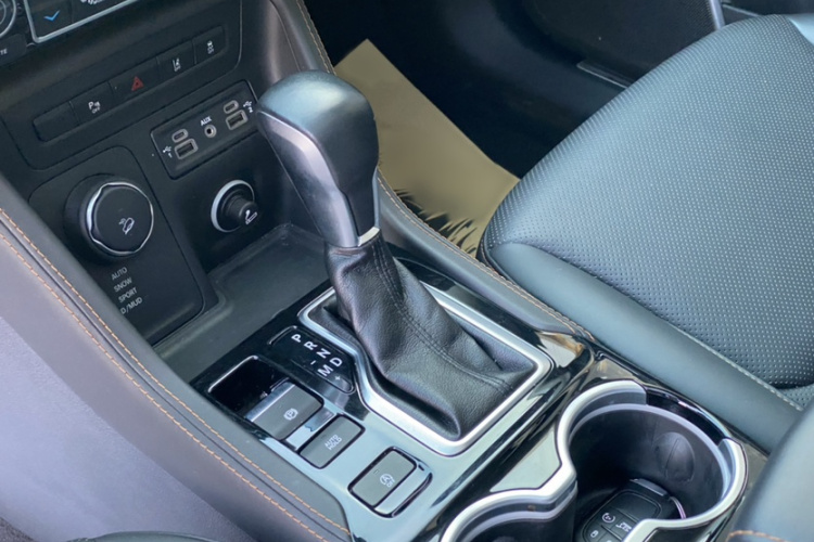 Jeep 大指挥官 2018款 2.0T 四驱智享版 国V局部细节18