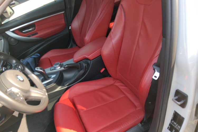 宝马3系 2018款 330i M运动曜夜版中控内饰19