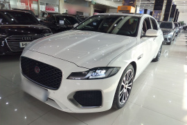捷豹XFL 2024款 2.0T P250 两驱尊享豪华版