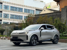 领克08 EM-P 2025款 120km 长续航Halo