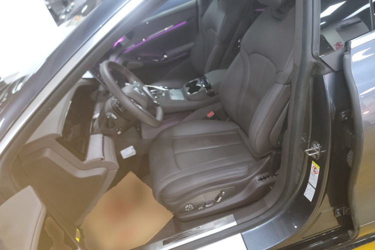 腾势Z9 2024款 1100km 四驱Ultra版中控内饰19