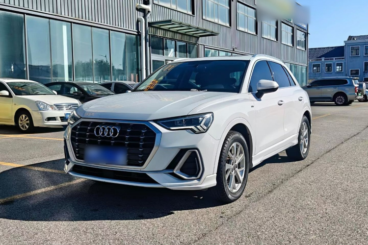 奥迪Q3 2019款 35 TFSI 进取动感型车身外观1