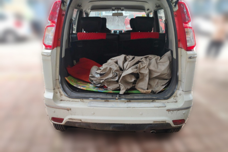 铃木 北斗星X5 2015款 1.0L 精英型局部细节23