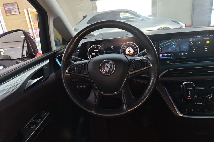 别克GL8 2022款 Avenir艾维亚 七座亲礼版中控内饰13