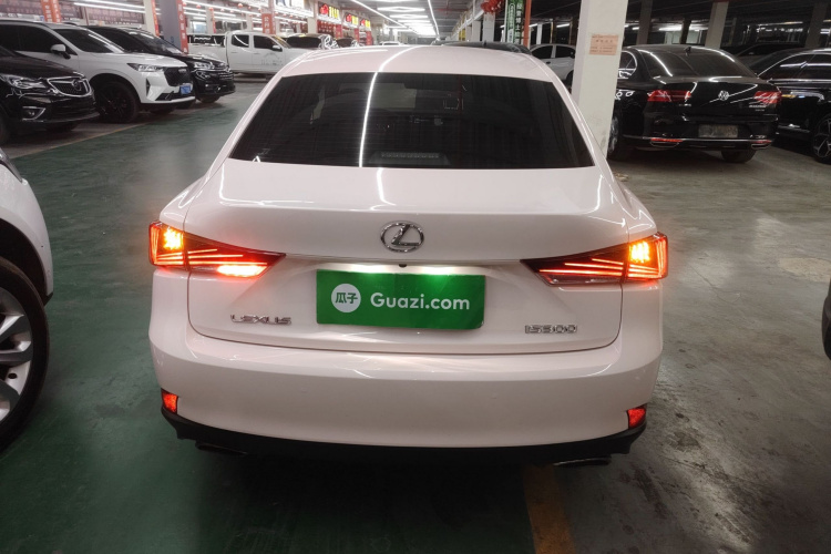 雷克萨斯IS 2017款 300 F SPORT版车身外观6003