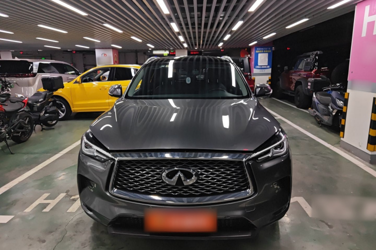 英菲尼迪QX50 2020款 2.0T 四驱菁英版车身外观2