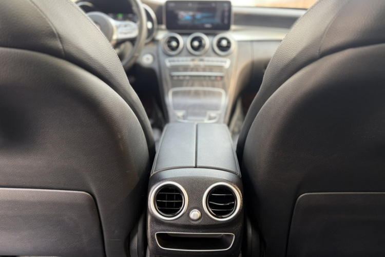 奔驰C级 2020款 C 260 L 运动版中控内饰7010