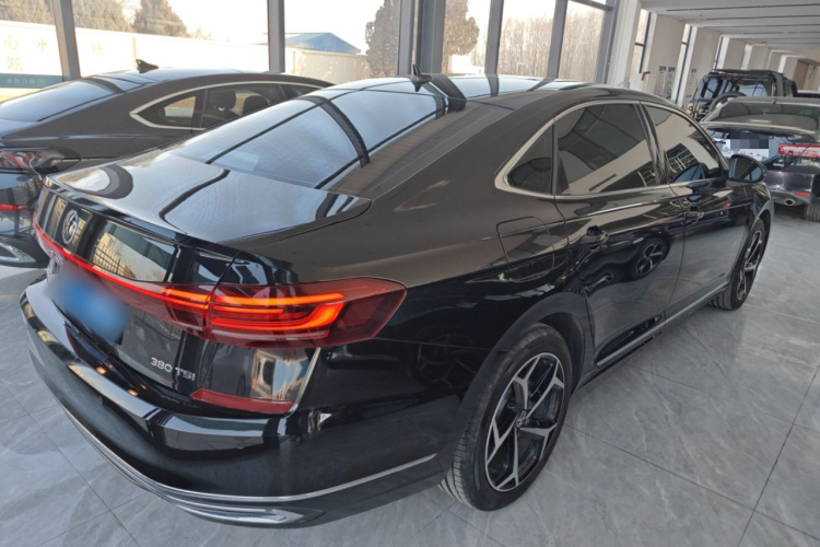 大众 帕萨特 2025款 出众款 380TSI 星空龙腾版车身外观7