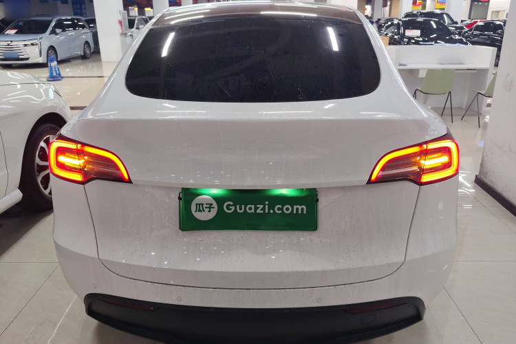 特斯拉 Model Y 2022款 改款 后轮驱动版车身外观6