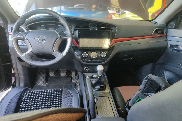海马M6 2017款 1.6L 手动运动智能型中控内饰7002