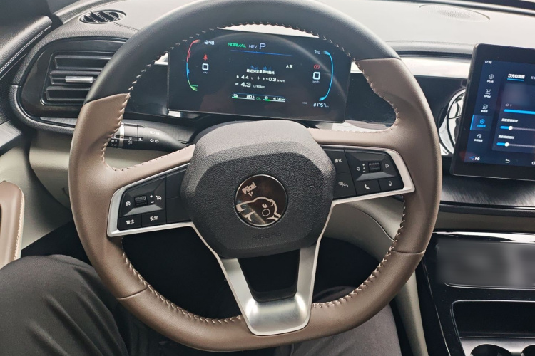 比亚迪 秦PLUS 2024款 荣耀版 DM-i 55KM领先型中控内饰13