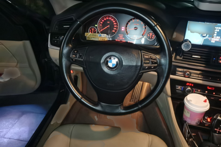 宝马5系 2011款 523Li 豪华型中控内饰13