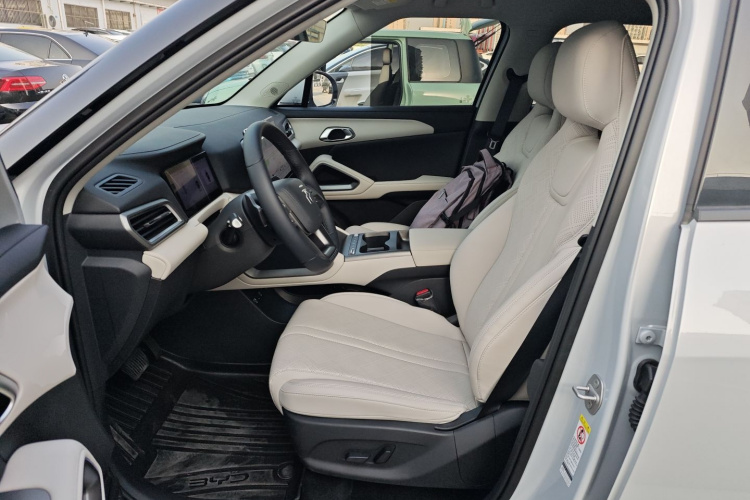 比亚迪 元UP 2025款 智驾版 401KM 领先型中控内饰19