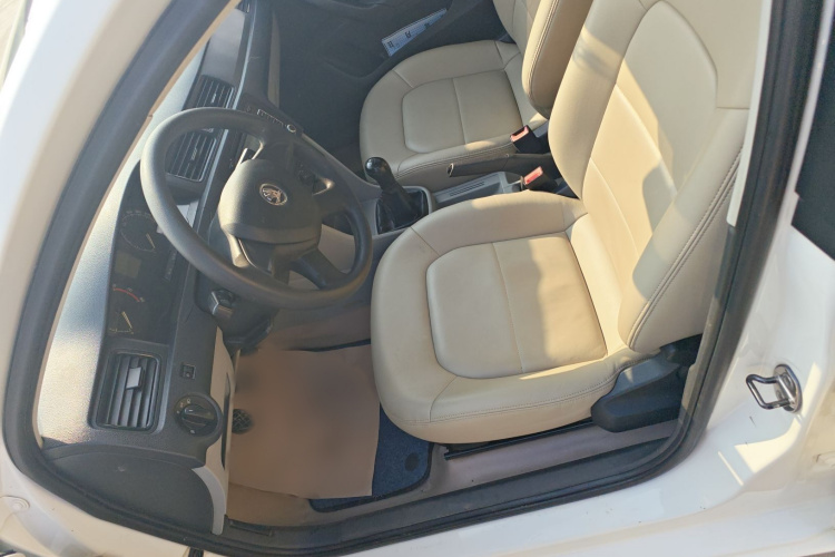 斯柯达 昕锐 2013款 1.6L 手动乐选型中控内饰7003