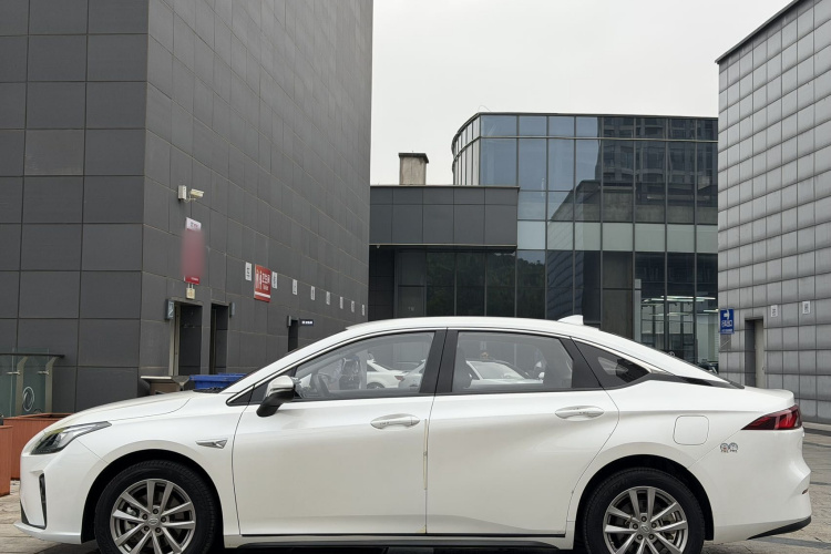 埃安 AION S 2022款 炫 580 Pio 60kWh车身外观6006