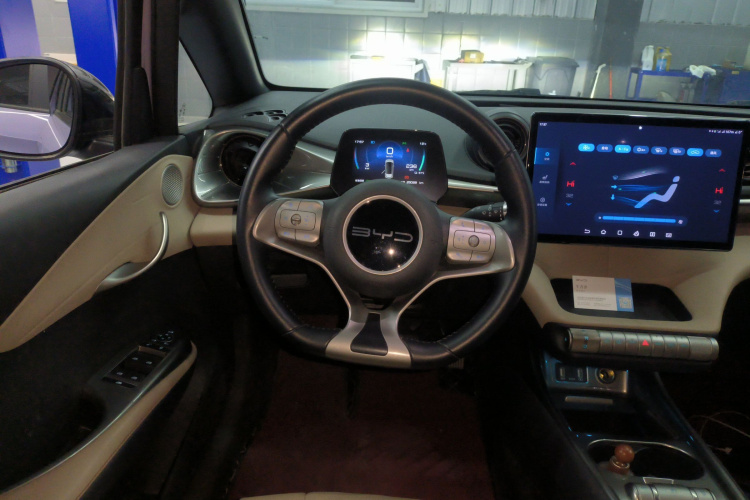 比亚迪 海豚 2023款 420km 时尚版中控内饰13