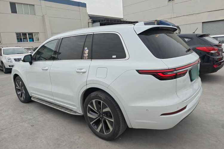 理想汽车 理想ONE 2021款 增程6座版车身外观4