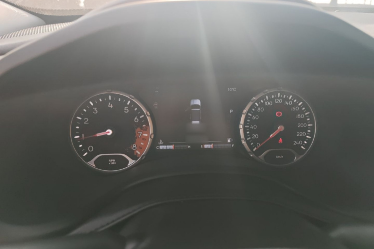 Jeep 自由侠 2017款  180TS 自动四驱全能敞篷版局部细节14