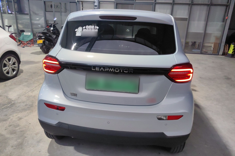 零跑汽车 零跑T03 2023款 403智享版车身外观6004