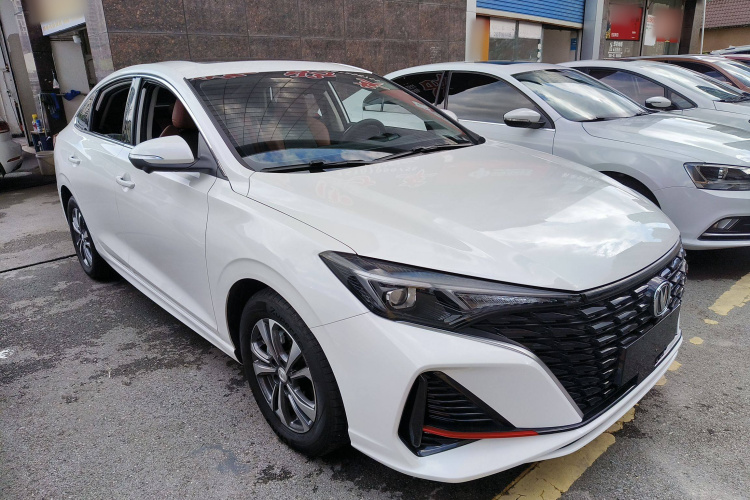 长安 逸动 2024款 PLUS 蓝鲸NE 1.4T GDI DCT高能版车身外观3