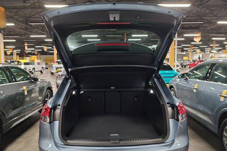 奥迪Q4 e-tron 2024款 40 e-tron 创行版机舱底盘23