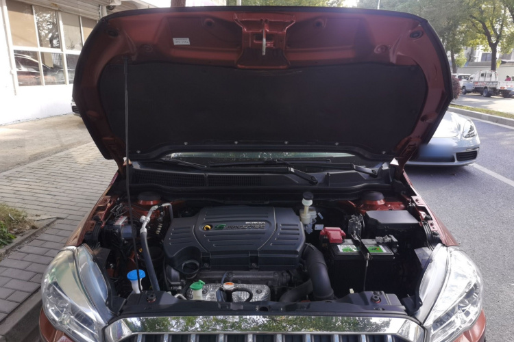 铃木 骁途 2017款 1.6L CVT两驱都市时尚型机舱底盘24