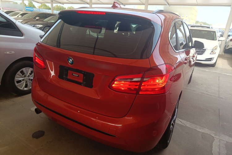 宝马2系旅行车 2016款 218i 运动设计套装车身外观7