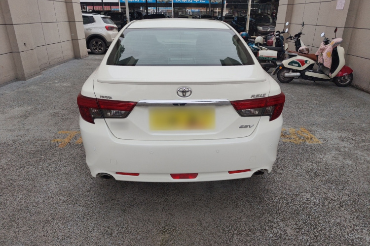 丰田 锐志 2013款 2.5V 尚锐版车身外观6