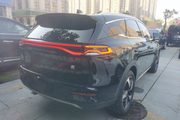 比亚迪 唐新能源 2023款 DM-i 冠军版 112KM 尊贵型车身外观7